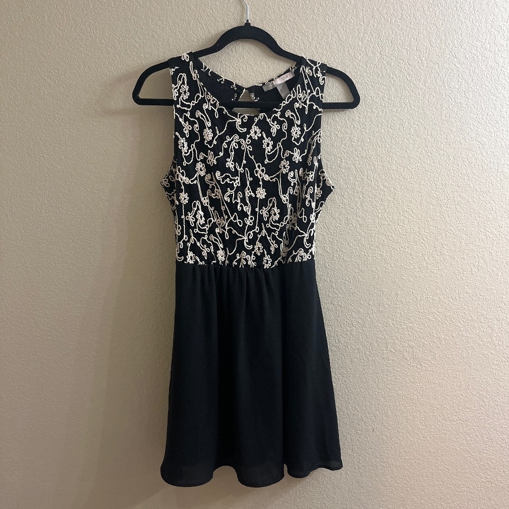 Cute black and white dress